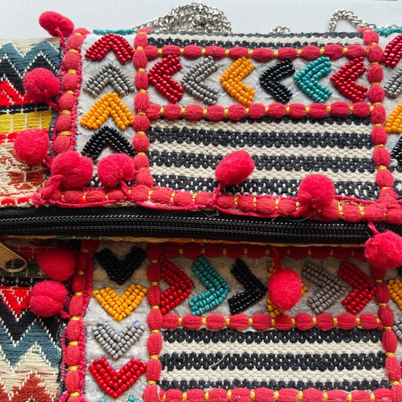 Handbags - A very beautiful jute clutch with chain